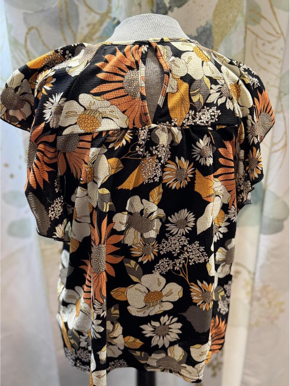 Black Floral Print Short Sleeve Blouse with Lace Detail Melloday M - Picture 4 of 7